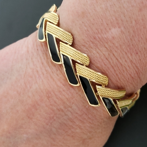 Bracelet Black & Gold Link 7" Vostume Jewelry EUC - Picture 2 of 6